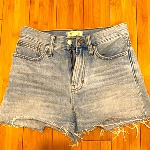Madewell Jean short. Size:26